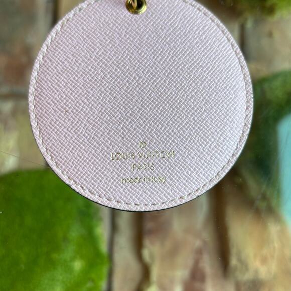 LOUIS VUITTON Transatlantic Cruises Print Illustre Evasion Key Holder - Picture 3 of 6